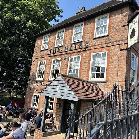 The Mitre Inn Knaresborough Buitenkant foto