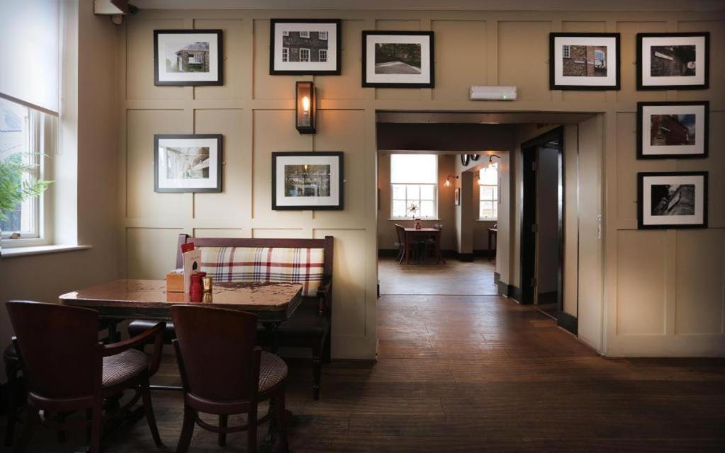 The Mitre Inn Knaresborough Buitenkant foto