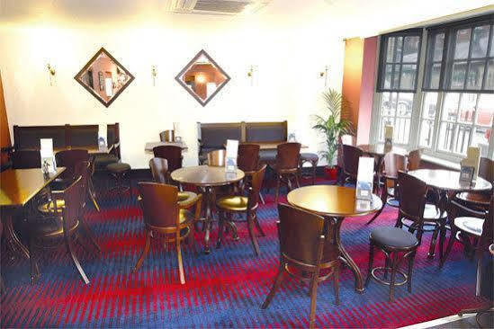 The Mitre Inn Knaresborough Buitenkant foto